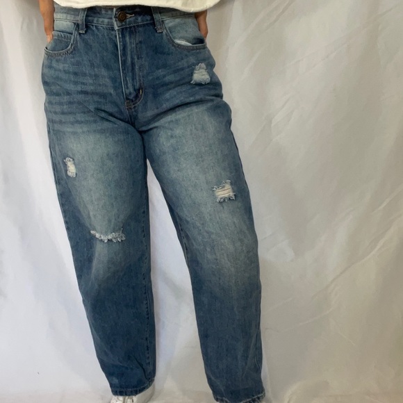 YMI Y2k-Inspired Baggy Distressed Denim Jeans - Picture 4 of 7